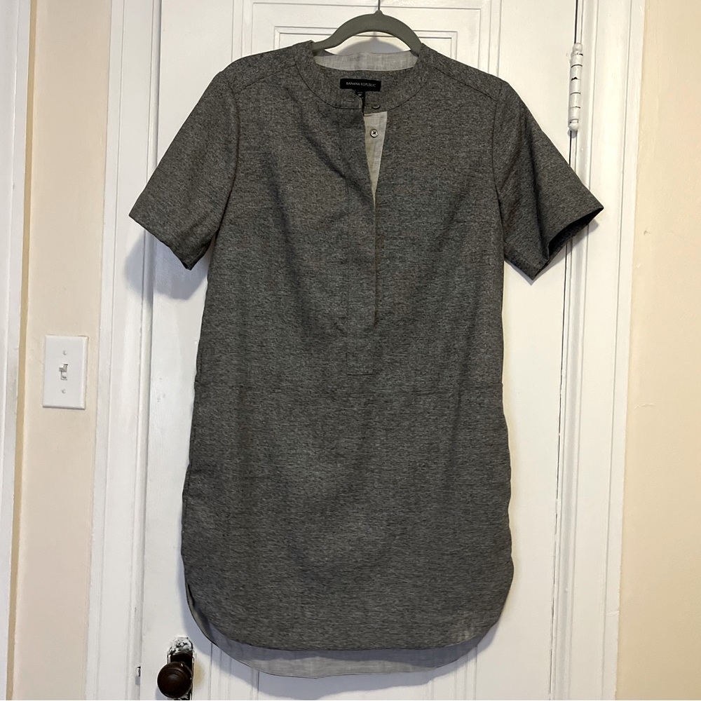 Banana Republic tunic WITH pockets